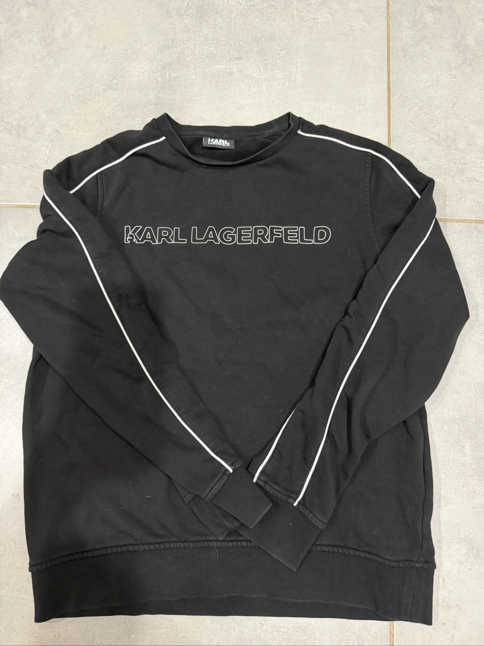 Pull Lagerfeld Femme Taille S Très bon état 